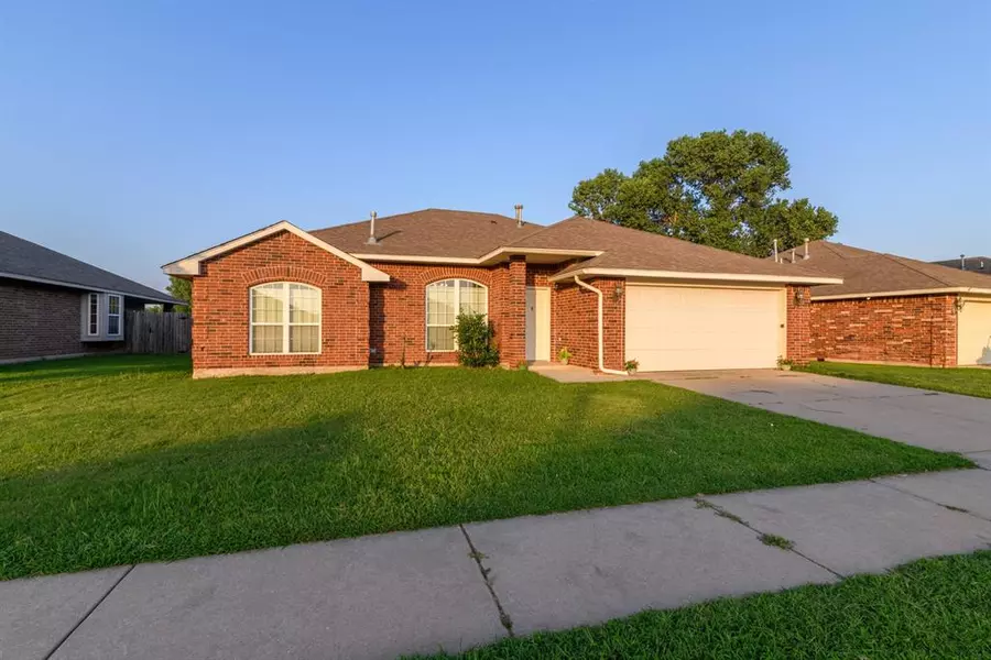 1024 Westridge DR, Yukon, OK 73099