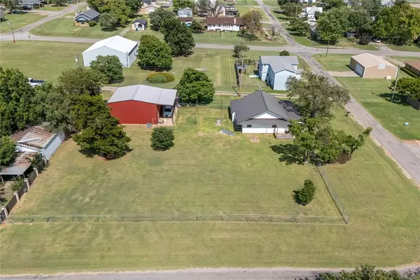 Bessie, OK 73622,409 W 6th ST