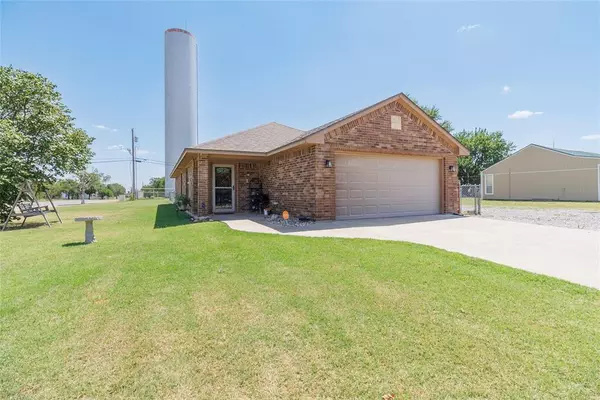718 5th ST, Elgin, OK 73538