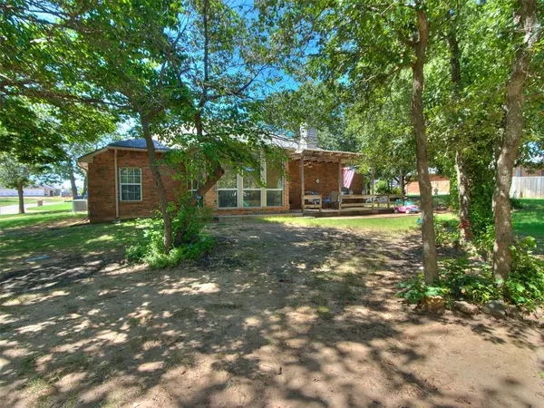 Harrah, OK 73045,154 WOODLANDS DR