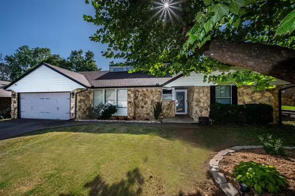 2601 Valley Brook DR, Edmond, OK 73034