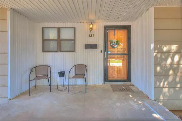 Hobart, OK 73651,325 W Dogwood ST