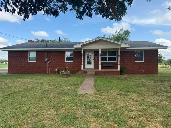 100 E 4th ST,  Maysville,  OK 73057