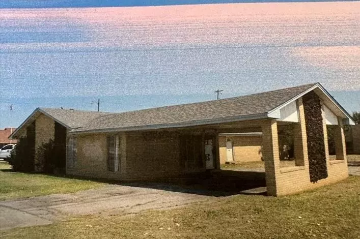 2100 N broadway ST, Moore, OK 73160