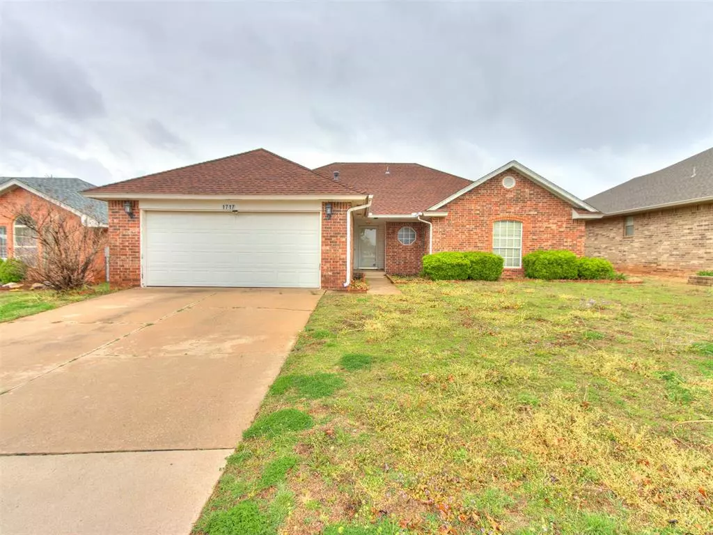 Edmond, OK 73003,1717 Foxfire RD