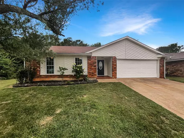 1409 S Avery DR, Moore, OK 73160