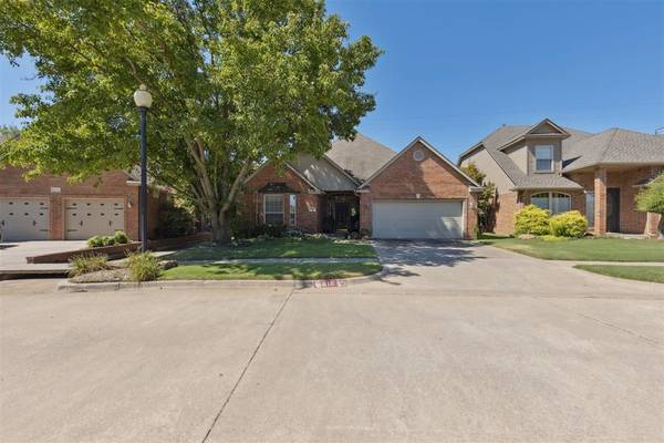 916 Riviera DR, Norman, OK 73072