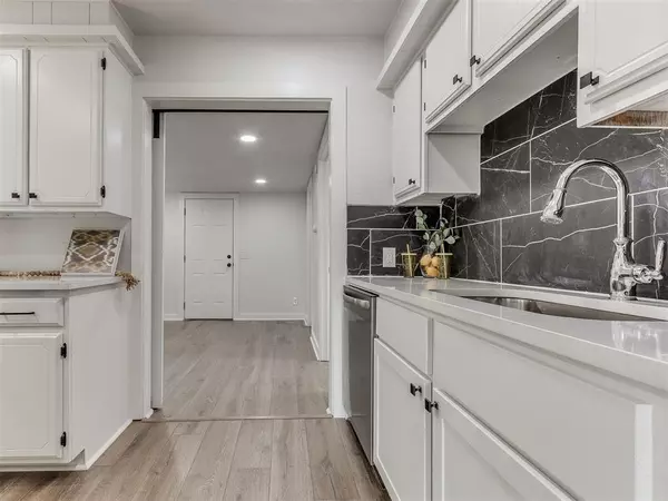 Oklahoma City, OK 73149-5124,6602 Cox AVE