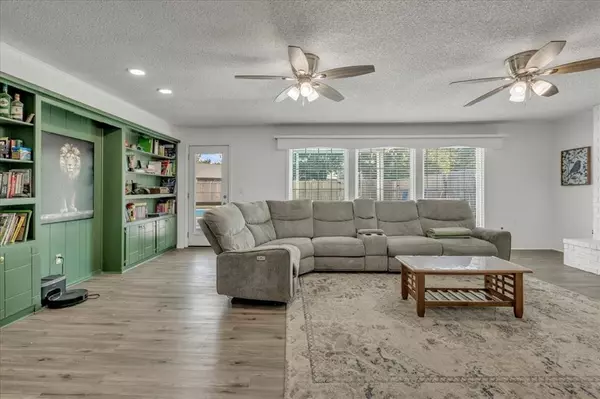 Yukon, OK 73099,11412 Carriage DR
