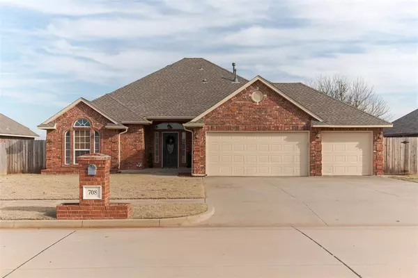 708 N White Tail WAY, Mustang, OK 73064