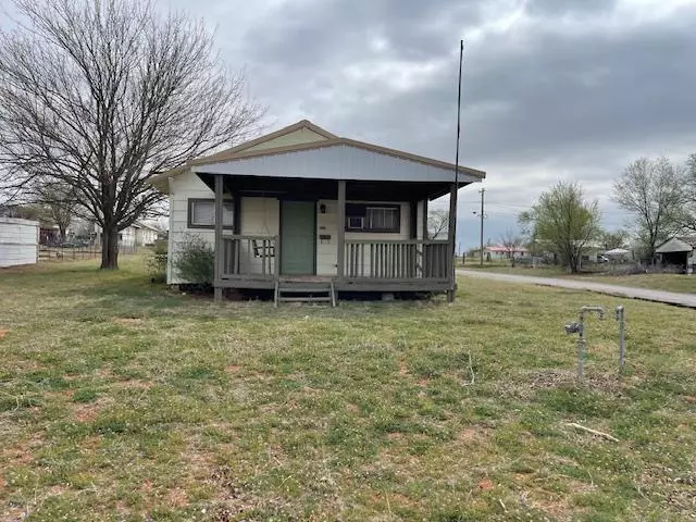 802 N 7th Street ST, Sayre, OK 73662