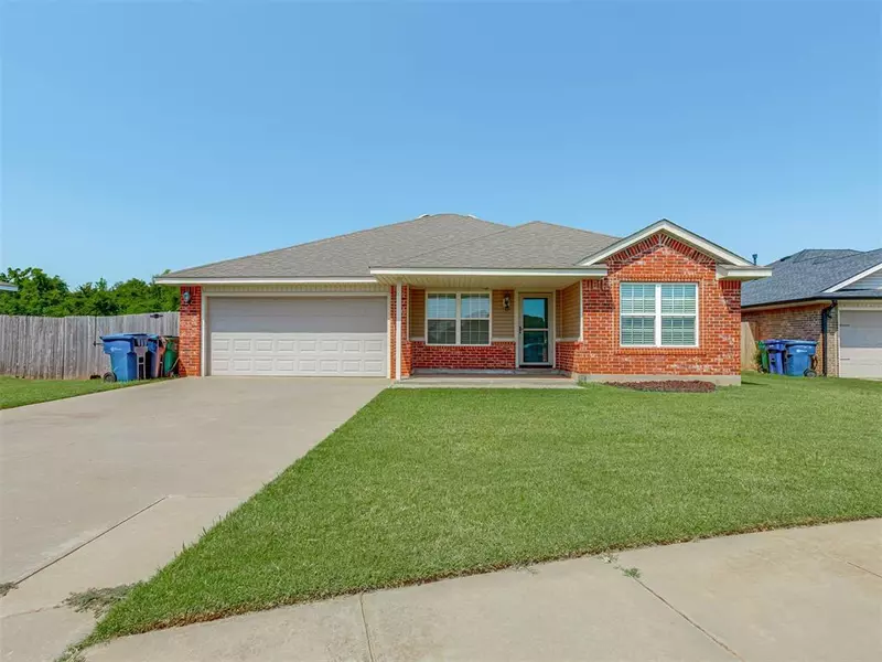 2505 Demotte DR, Yukon, OK 73099