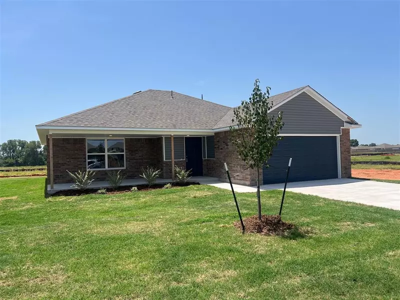 1208 E Ruger LN, Mustang, OK 73064