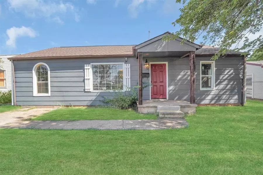 631 W 10th ST, Cordell, OK 73632