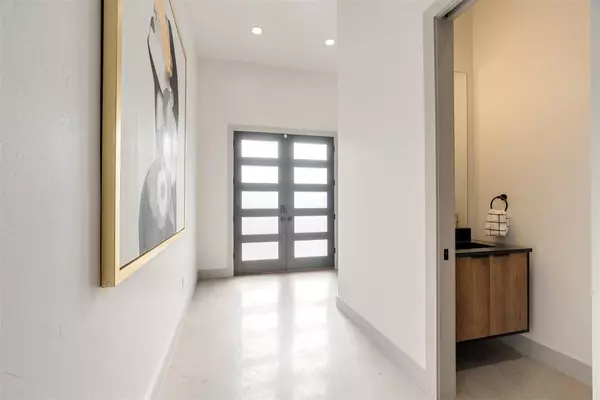 Oklahoma City, OK 73106,923 N Francis AVE