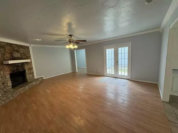 Yukon, OK 73099,721 Westridge DR