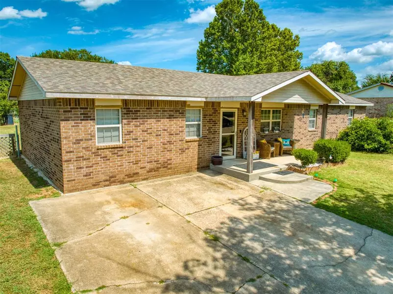 416 Donna LN, Prague, OK 74864