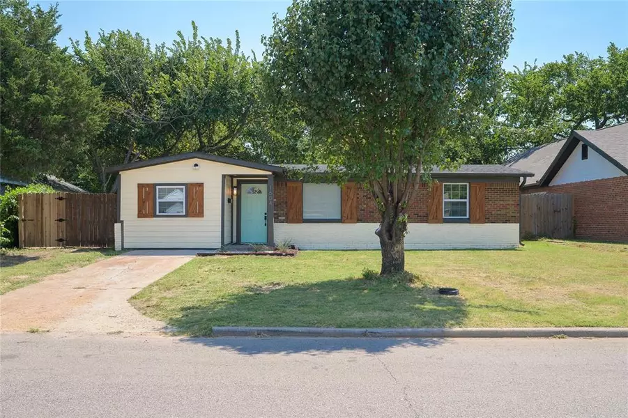 1604 SANDRA DR, Midwest City, OK 73110