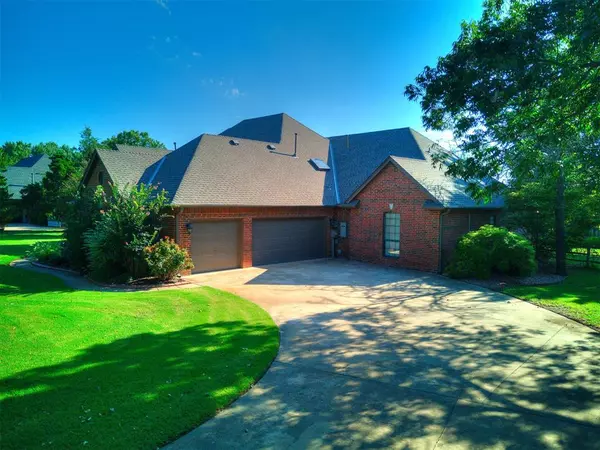 9508 Larimore LN, Oklahoma City, OK 73151