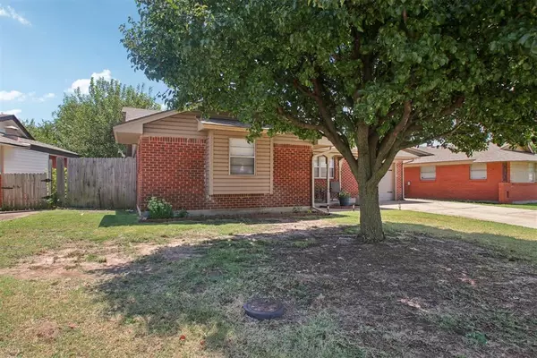 Moore, OK 73160,942 NW 5th ST