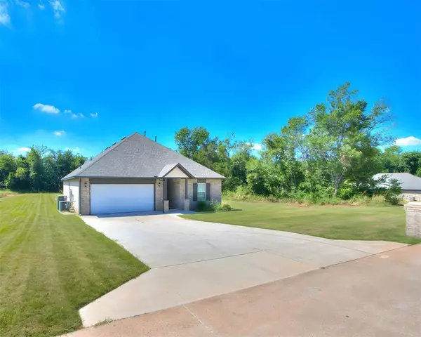 Edmond, OK 73025,9749 Livingston RD