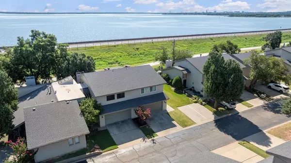 Oklahoma City, OK 73162,9914 Hefner Village DR