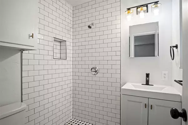 Bethany, OK 73008,2528 Oakridge DR