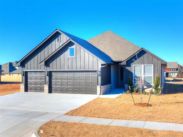 7713 Wilshire Woods DR, Yukon, OK 73099