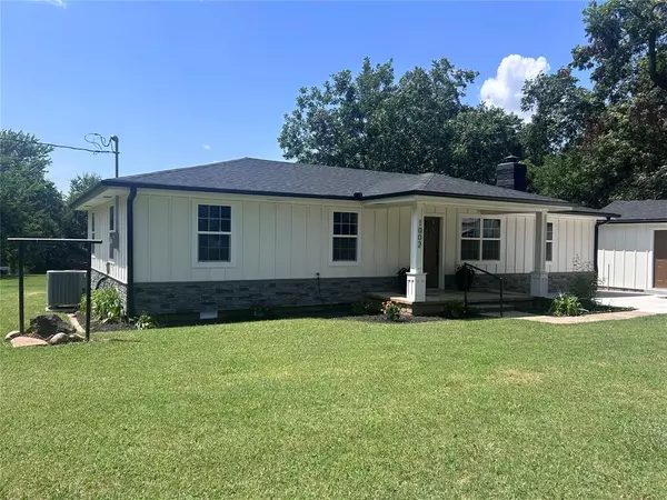 Wynnewood, OK 73098,1002 N Carr AVE