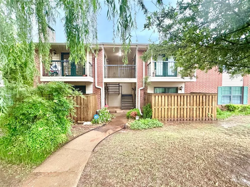 4400 Hemingway DR #202, Oklahoma City, OK 73118