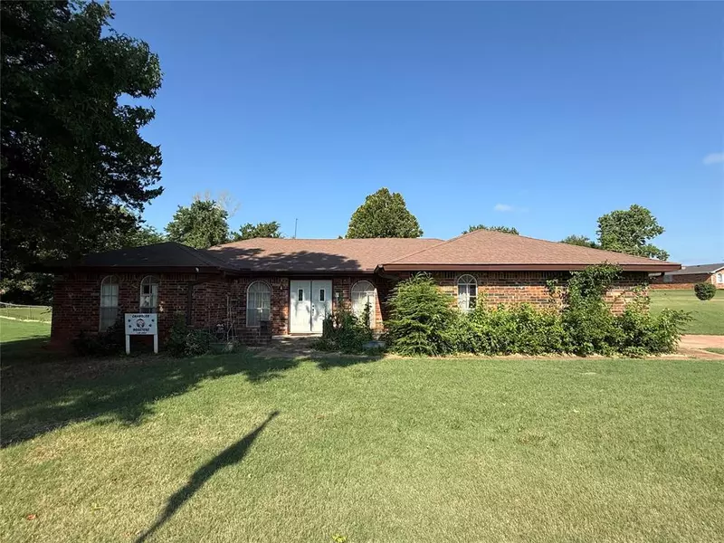 209 Marshall DR, Chandler, OK 74834