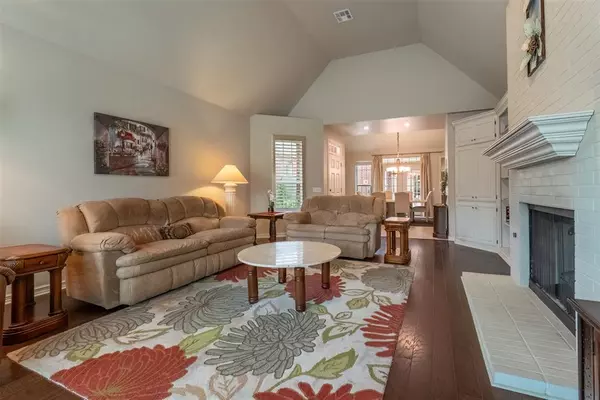 Oklahoma City, OK 73120,8664 N May AVE #21B