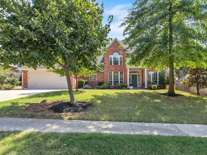 2500 Hidden Hollow DR, Edmond, OK 73034