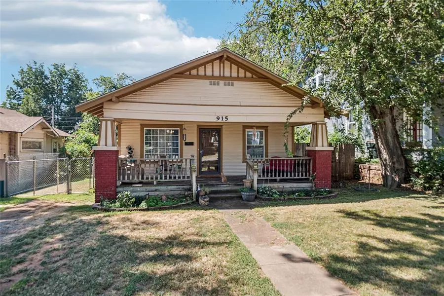 915 W Iowa AVE, Chickasha, OK 73018