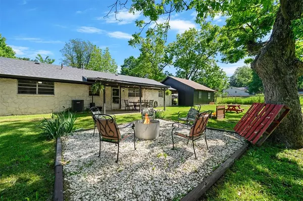 308 E Highland ST, Hugo, OK 74743