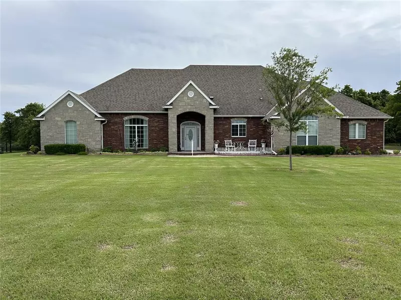 16406 Sandstone CIR, Choctaw, OK 73020