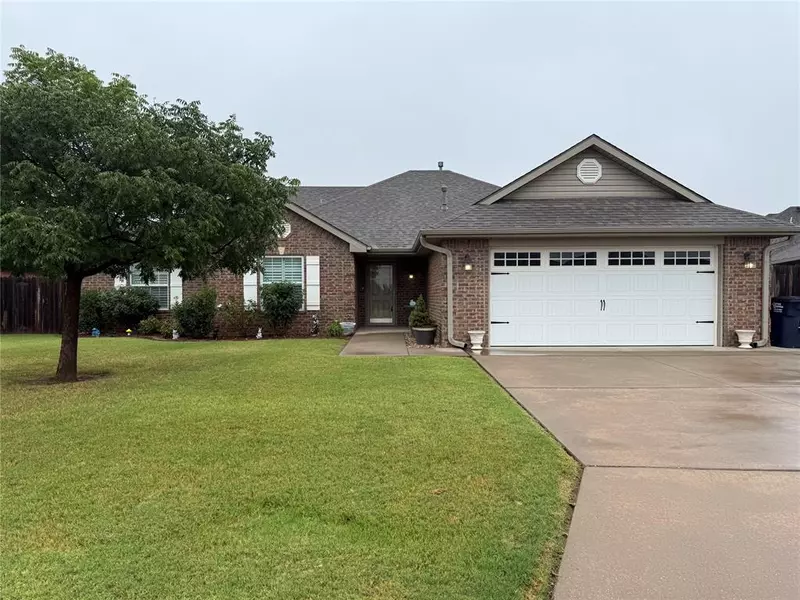 2209 Crooked Oak DR, Shawnee, OK 74804