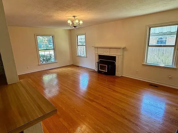 Norman, OK 73069,518 S Flood AVE