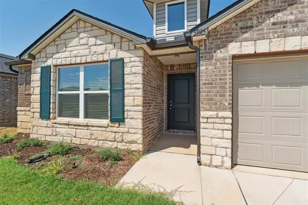 Edmond, OK 73034,5925 Bradford Pear LN