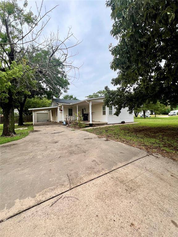 411 N Forrest AVE, Watonga, OK 73772