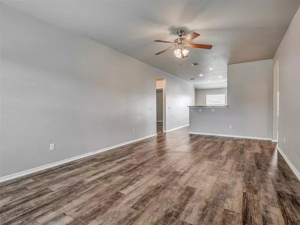 Yukon, OK 73099,2916 Thompson Farm LN
