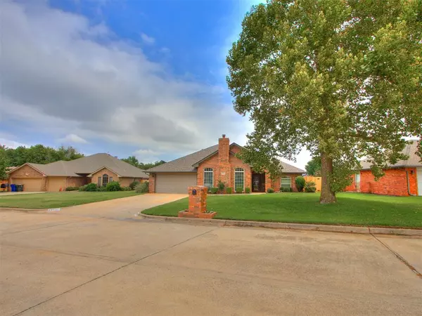 511 Flanders DR, Chickasha, OK 73018