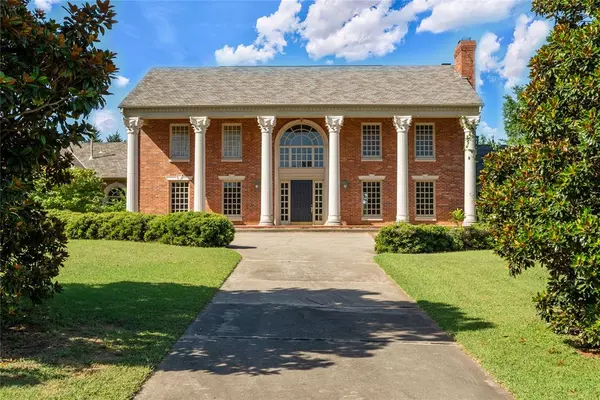 150 Lake Aluma DR, Lake Aluma, OK 73121