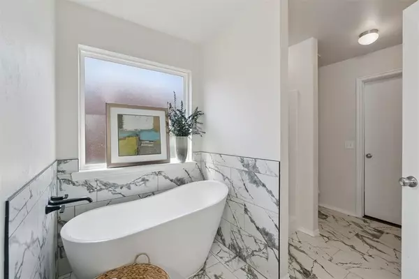 Edmond, OK 73012,18313 Piedra DR