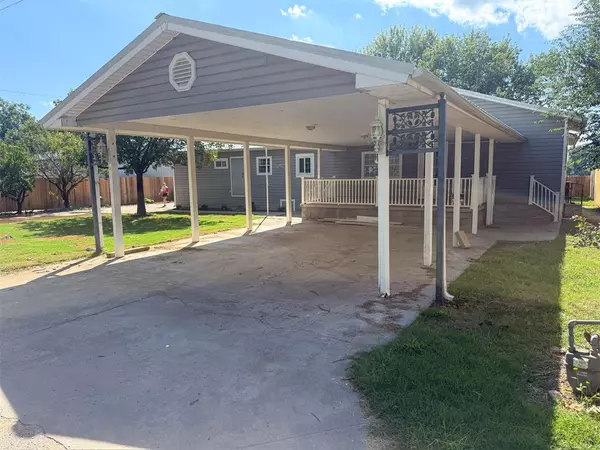 Fort Cobb, OK 73038,218 Meadowlark LN