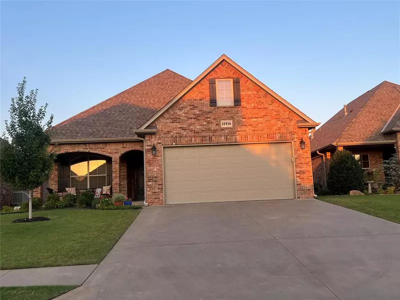 10916 Meadowlake Farms Dr. DR, Oklahoma City, OK 73170