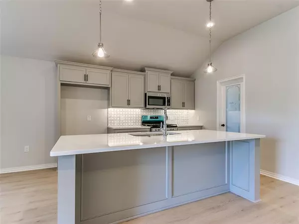 Midwest City, OK 73130,10305 Saint Patrick DR