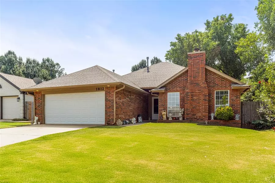 1812 Foxfire RD, Edmond, OK 73003