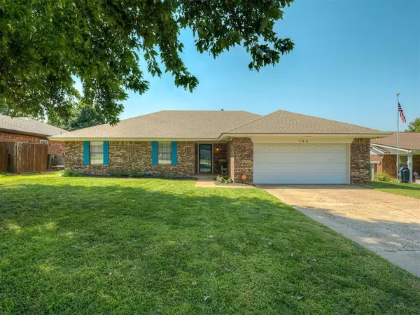 Yukon, OK 73099,706 Oak Creek DR