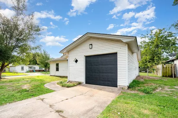 Oklahoma City, OK 73119,2202 SW 53rd ST